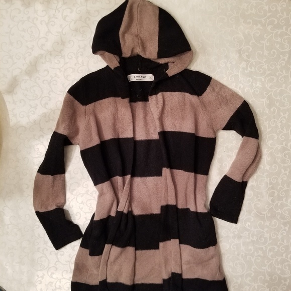 Zara Sweaters - Striped Zara cardigain